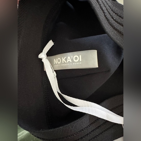 NO KA OI Mahina Ola NWT Sports Bra Size L 8‎ Silver Metallic - Picture 9 of 9